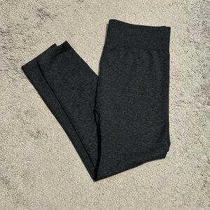 NWOT - Maternity Capri Leggings